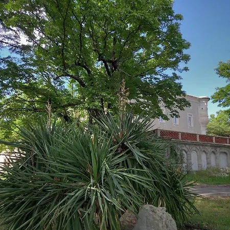 Chateau De Fabiargues 게스트하우스 4*